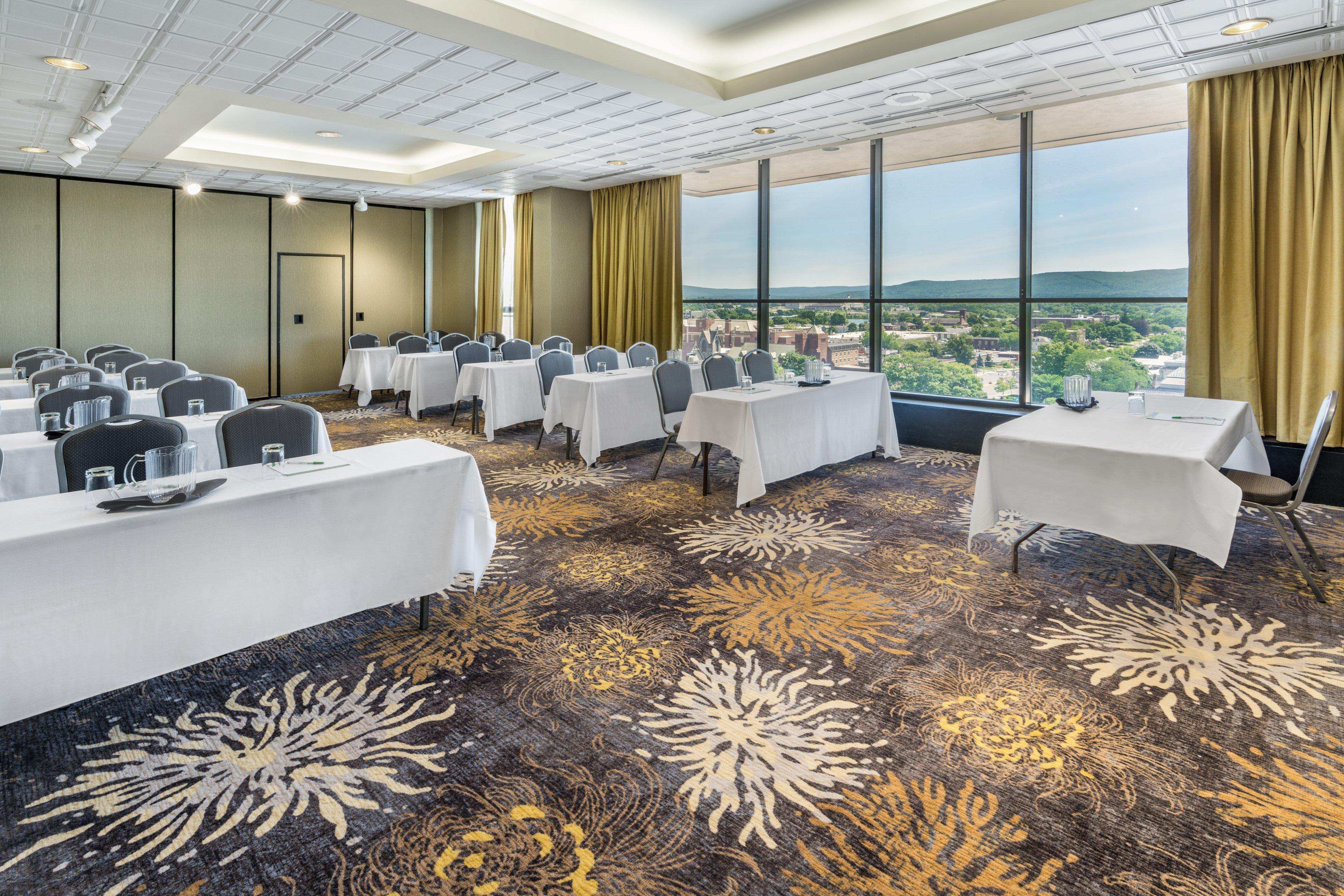 Holiday Inn & Suites Pittsfield-Berkshires By Ihg Экстерьер фото